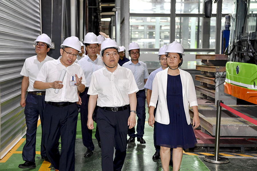 2021年5月18日南寧市市長孫大光率市政府主要領導赴我公司調(diào)研